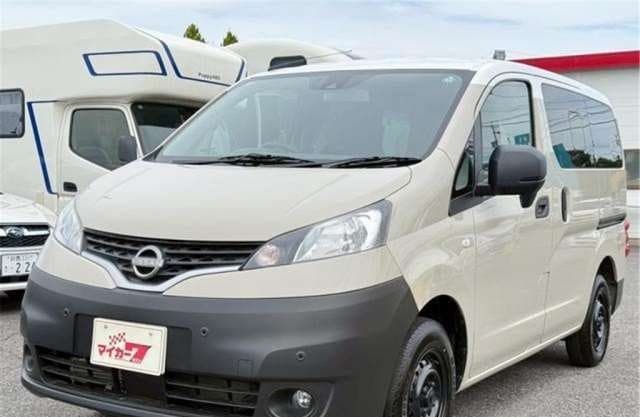 2025 NISSAN NV200