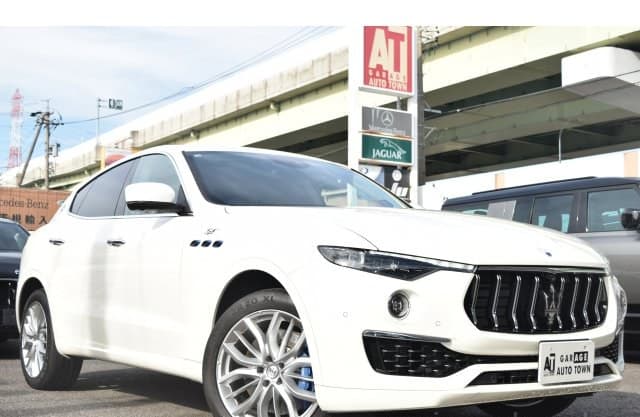 2022 MASERATI LEVANTE