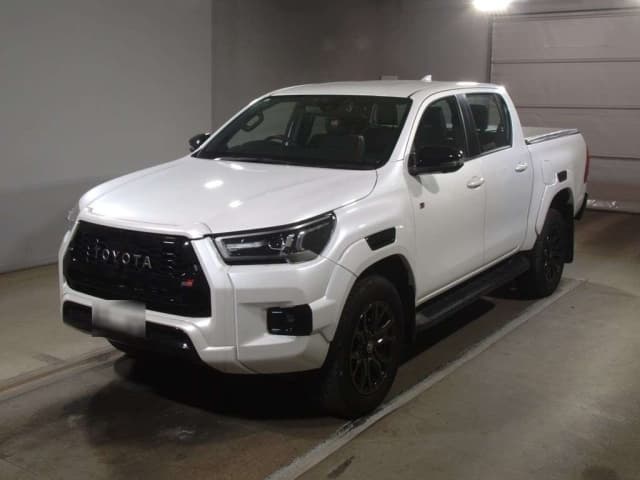 2024 TOYOTA HILUX