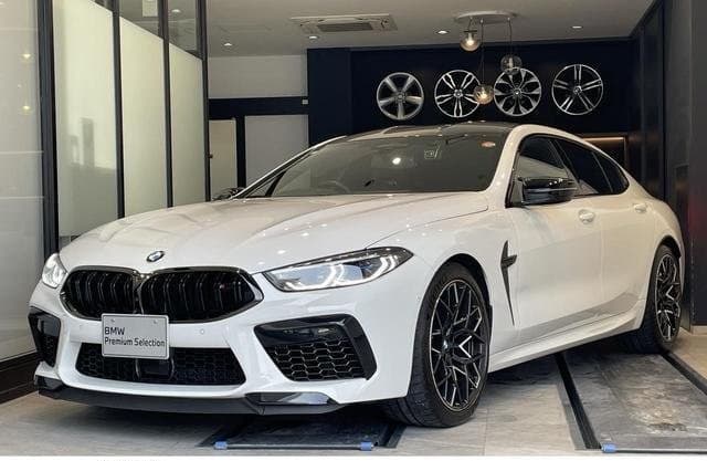 2024 BMW M8