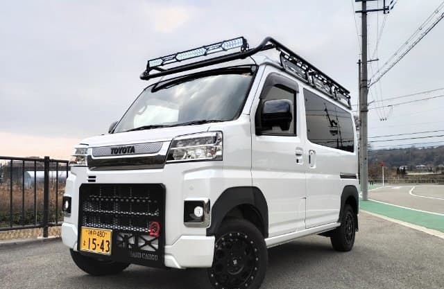 2023 TOYOTA PIXIS VAN