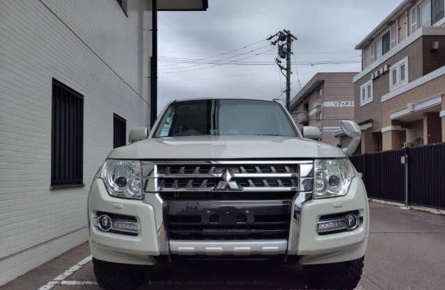 2019 MITSUBISHI PAJERO