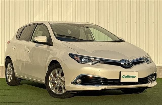 2017 TOYOTA AURIS