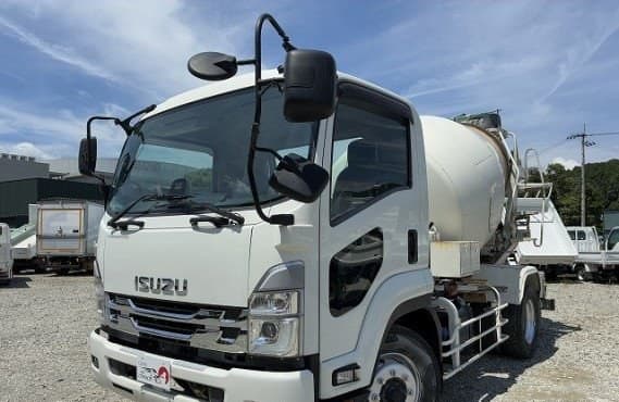 2023 ISUZU FORWARD