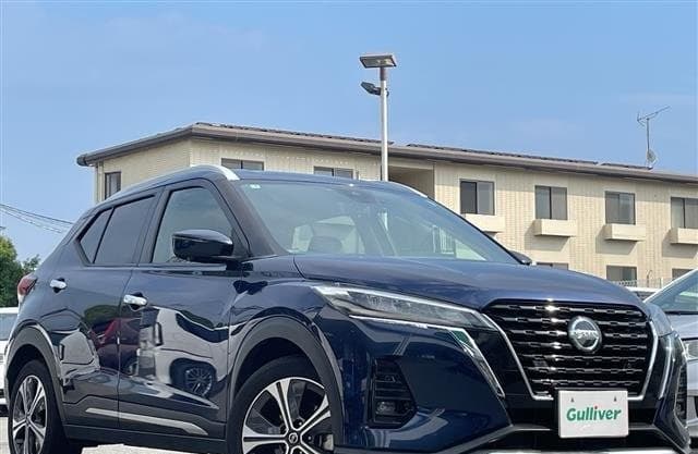 2023 NISSAN KICKS