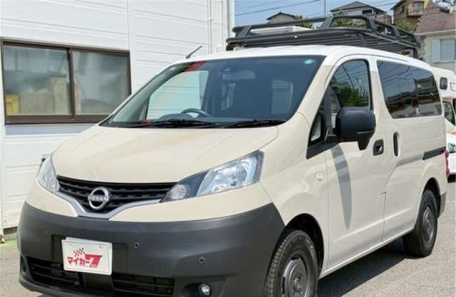 2025 NISSAN NV200