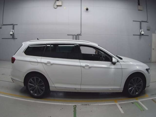 2022 VOLKSWAGEN PASSAT VARIANT
