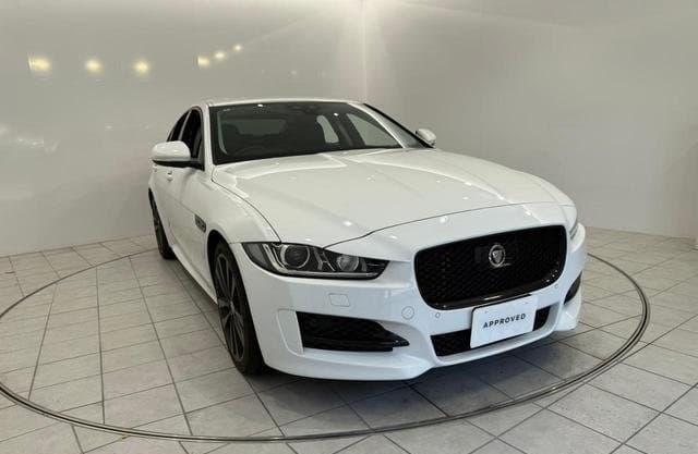 2018 JAGUAR XE