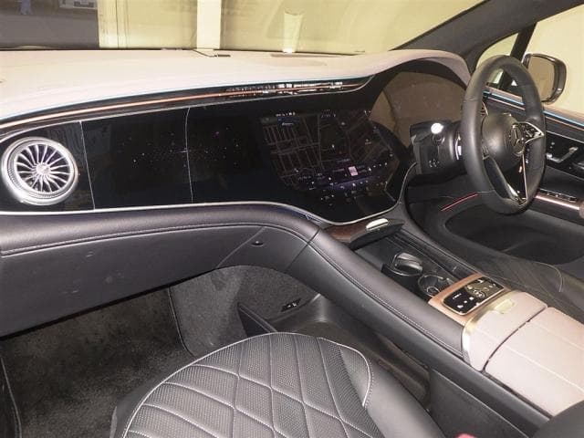2024 MERCEDES BENZ EQS