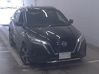 2022 NISSAN KIX