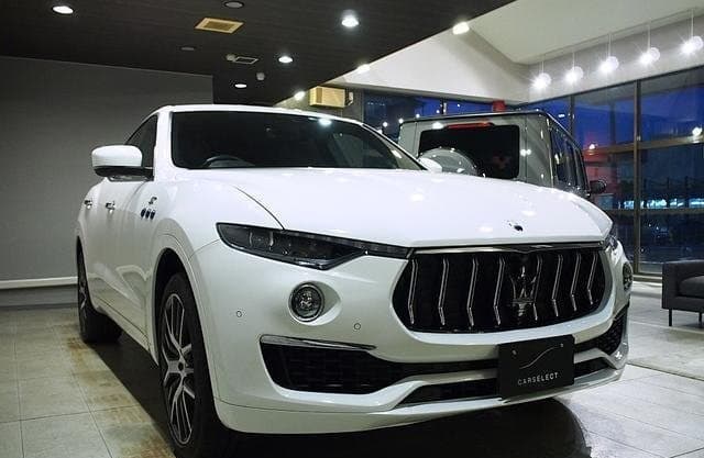 2022 MASERATI LEVANTE