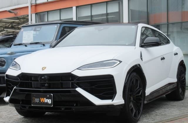 2025 LAMBORGHINI URUS