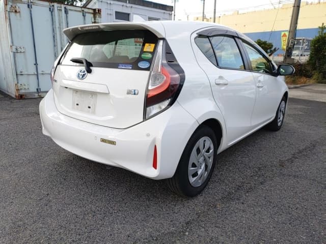 2020 TOYOTA AQUA